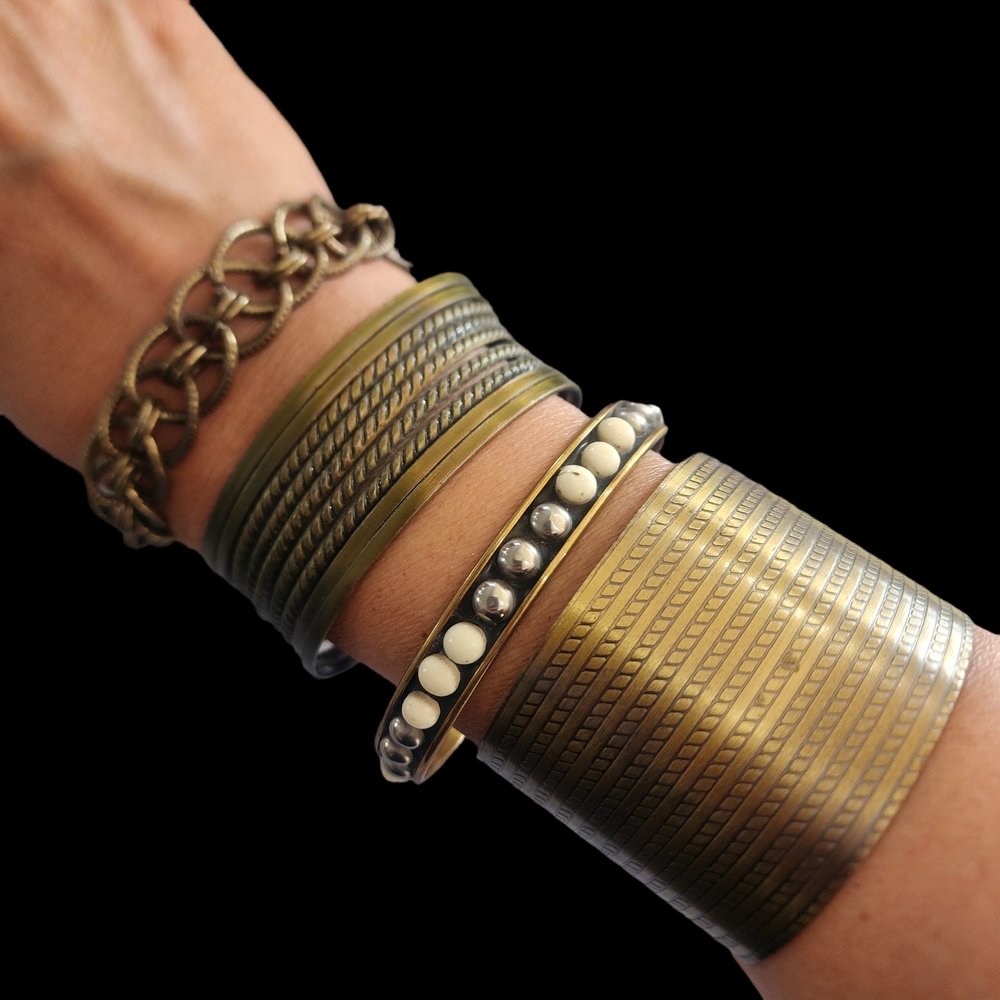 Chic Mixed Metal Bangle Set